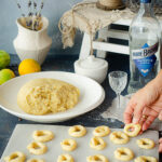 Formando rosquillas de anís 