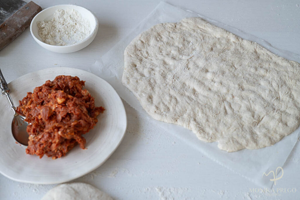 masa de la empanada de zorza estirada 