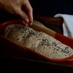 pan en el molde listo para el horno