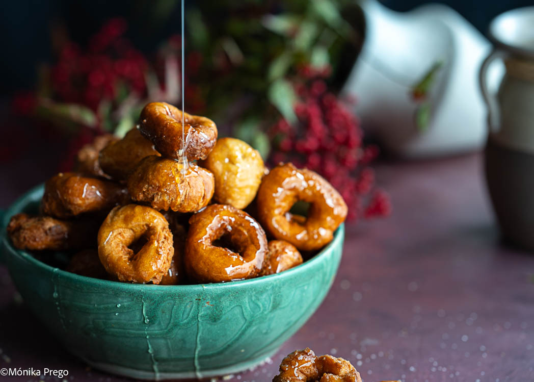 Rosquillas de carnaval con almibar