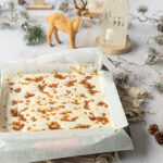 tarta de nata y almendra lista para hornear 