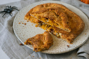 Empanada de calabaza, queso azul y nueces 