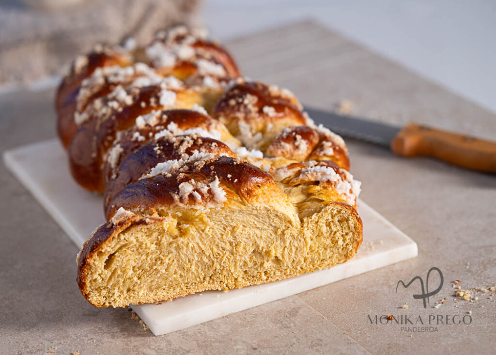 Pan de huevo gallego tradicional