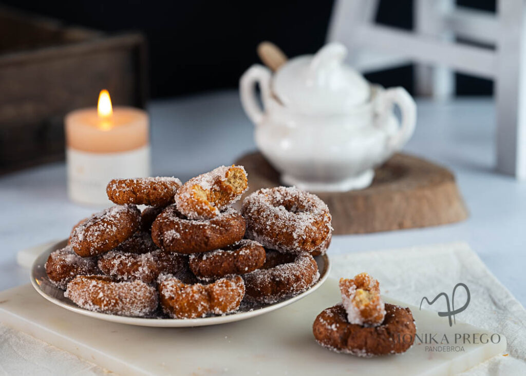 plato de rosquillas de pascua sin gluten 